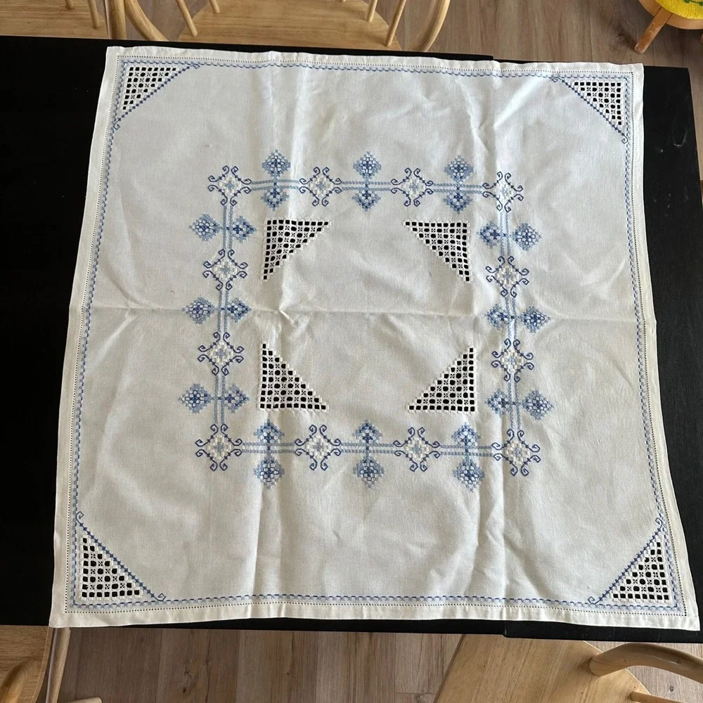 Vintage Hardanger Hand Embroidered Linen Tablecloth Blue White Square 32x32